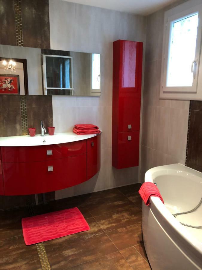 Les Lauriers Roses Otel Bourg-lès-Valence Dış mekan fotoğraf