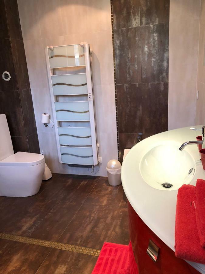 Les Lauriers Roses Otel Bourg-lès-Valence Dış mekan fotoğraf